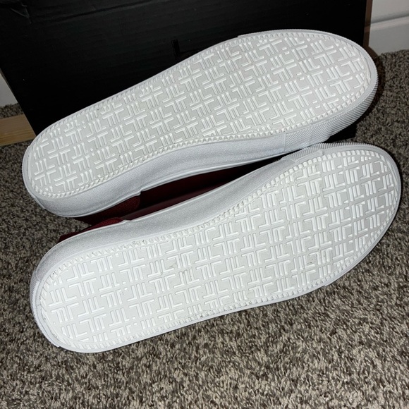 London Fog Men Sneakers Size 10 Burgundy Slip On Casual Street Shoes memory foam - Picture 6 of 7
